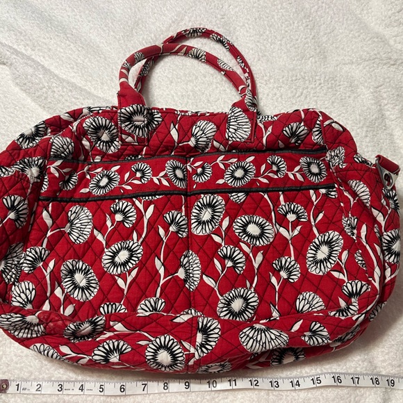 Vera Bradley Red and White Floral Travel Bag - Picture 1 of 1